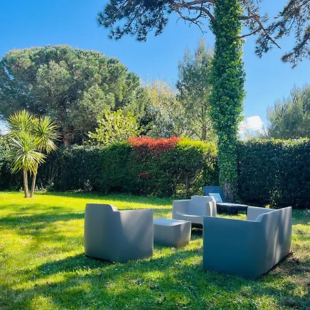 Holiday home Maison Des Pins - Jardin, Calme Et - Lock'inn *